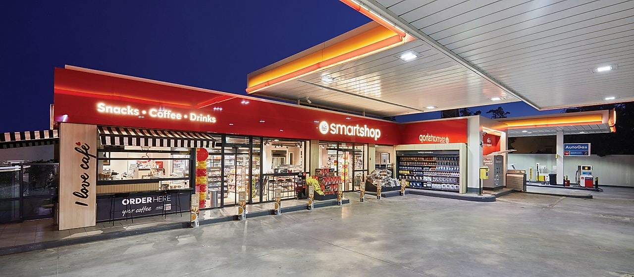 Image of a bowl of fresh and vibrant salad